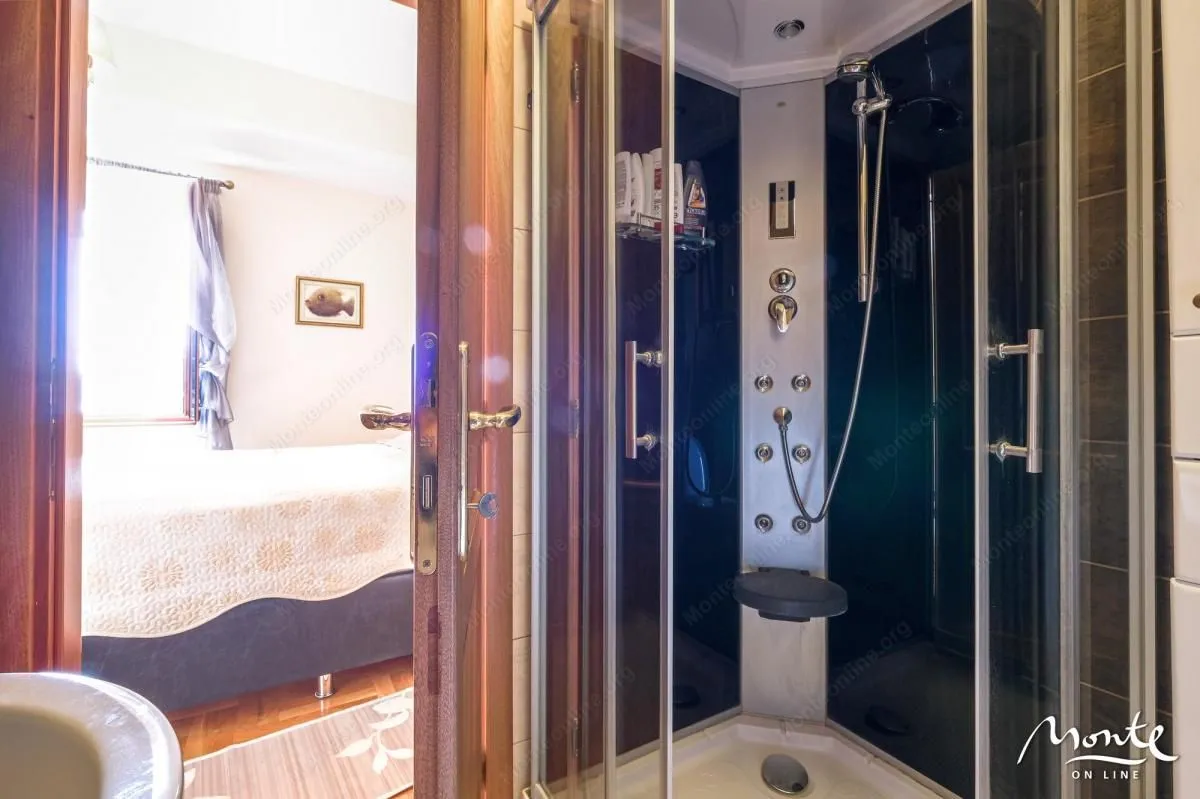 Prodaja, jednosoban stan, 94m², Igalo, Herceg Novi