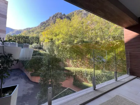 Prodaja, jednosoban stan, 52m², Škaljari, Kotor - image 5