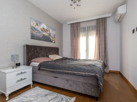 Izdavanje, trosoban stan, 93m², Ljubović, Podgorica - image 5