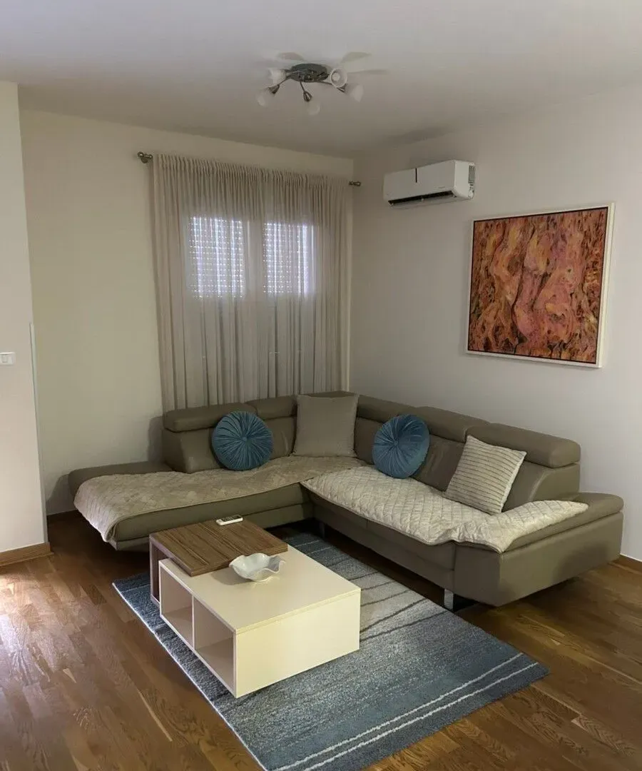 Izdavanje, dvosoban stan, 65m², City Kvart, Podgorica