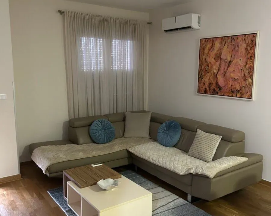 Izdavanje, dvosoban stan, 65m², City Kvart, Podgorica