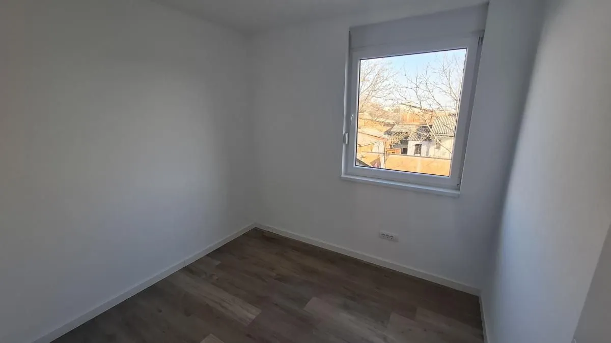 Prodaja, četvorosoban stan, 95m², Veternik, Novi Sad Sve Podlokacije