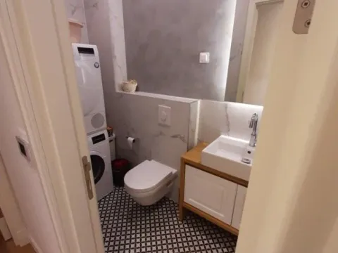 Izdavanje, trosoban stan, 95m², City Kvart, Podgorica - image 10