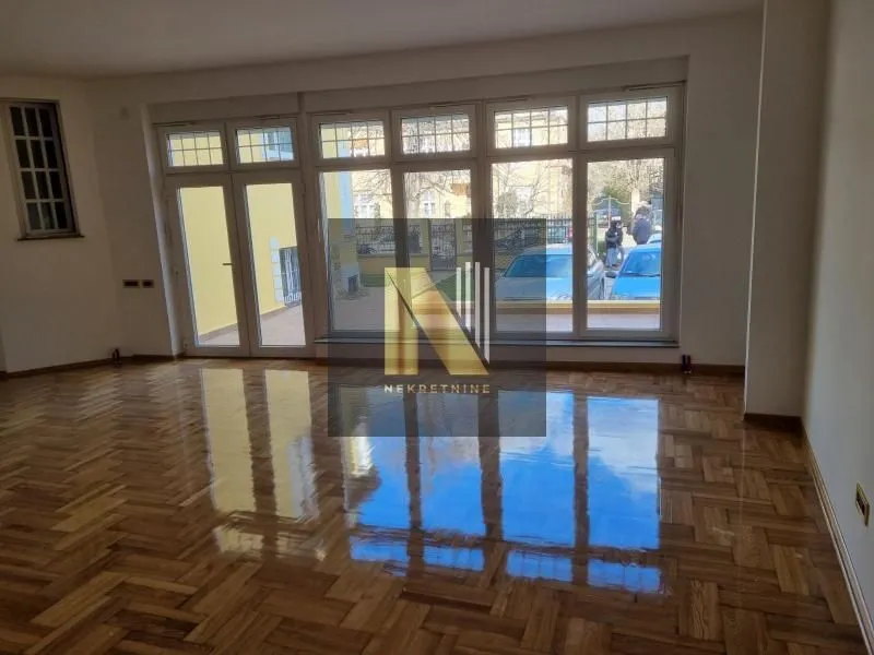 Rent, office space, 420m², Centar, Novi Sad