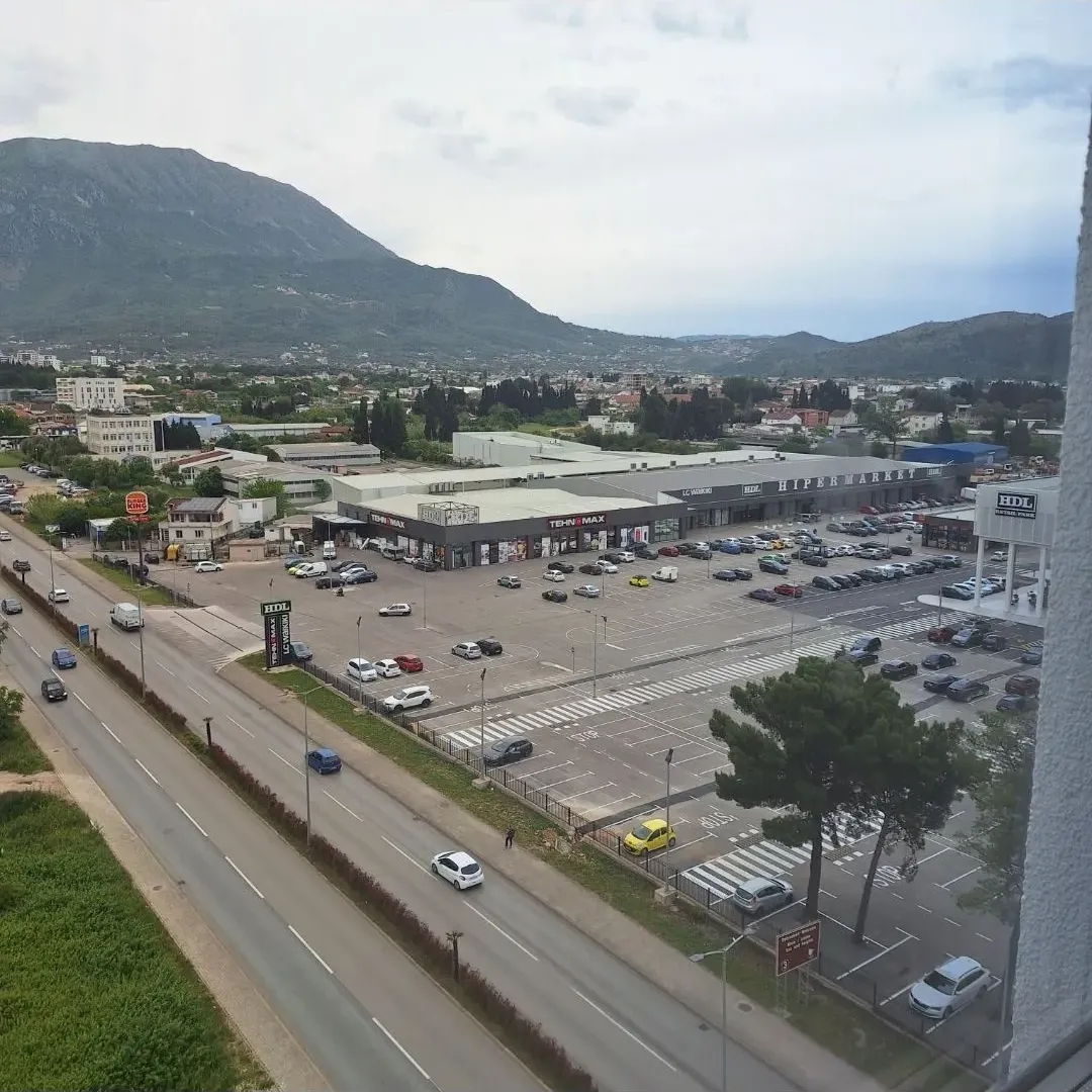 Prodaja, dvosoban stan, 58m², Centar, Bar