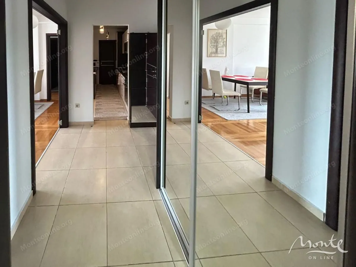 Prodaja, dvosoban stan, 84m², Bečići, Budva
