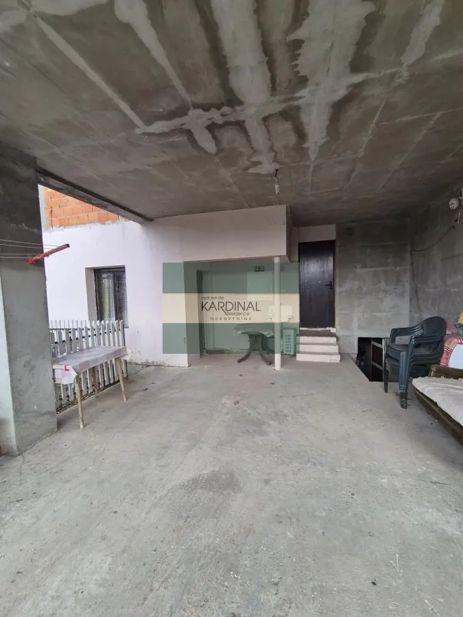 Prodaja, kuća, 300m², Tonja, Ćuprija