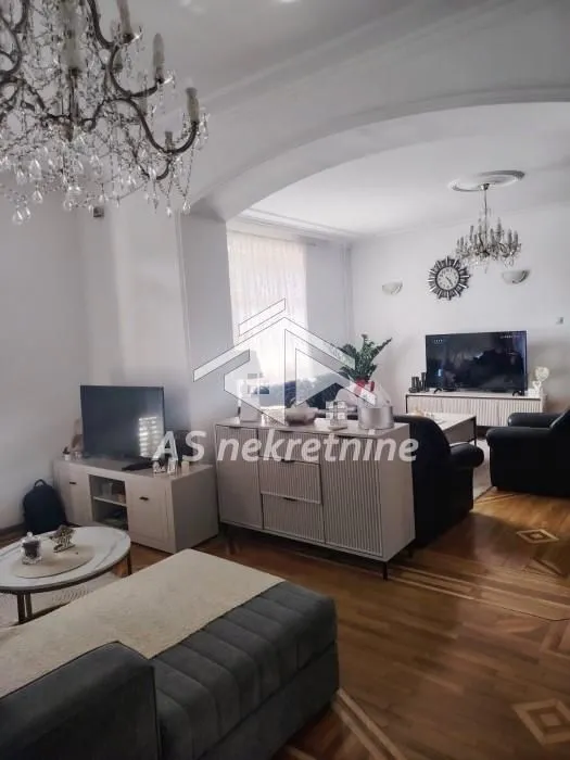 Rent, four bedroom apartment, 120m², Bulbulder, Zvezdara Sve Podlokacije