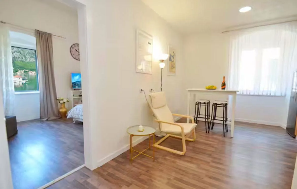Prodaja, jednosoban stan, 42m², Stari Grad Kotor, Kotor