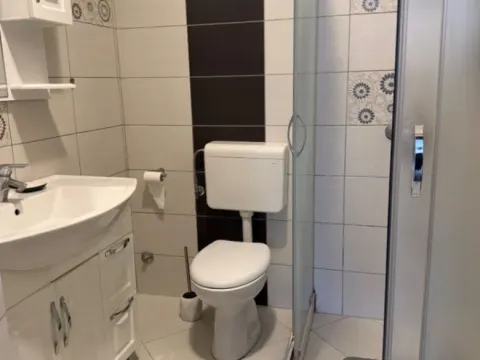 Izdavanje, jednosoban stan, 52m², Dalmatinska ulica, Podgorica - image 4