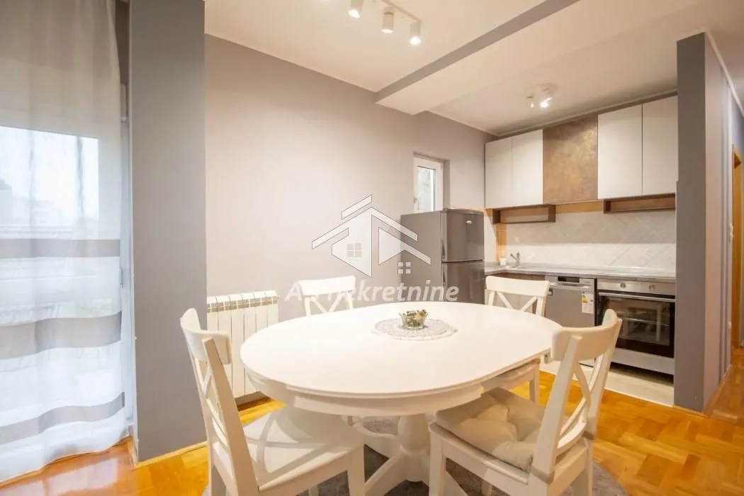 Rent, two bedroom apartment, 46m², Vračar Hram, Vračar Sve Podlokacije