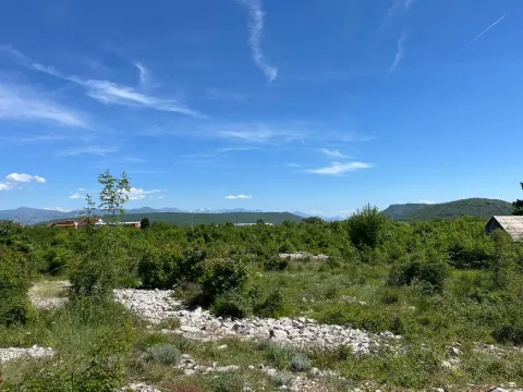 Zemljište in Novo Selo