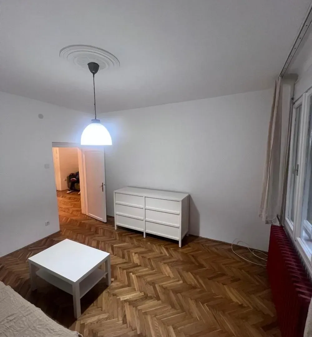 Izdavanje, trosoban stan, 55m², Savski Venac, Beograd