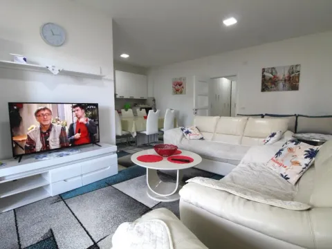 Izdavanje, jednosoban stan, 50m², Šušanj, Bar - image 2