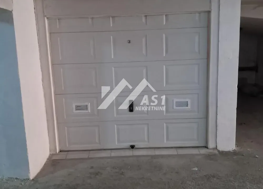 Rent, parking/garage, 14m², Bulevar Oslobodjenja, Novi Sad Sve Podlokacije