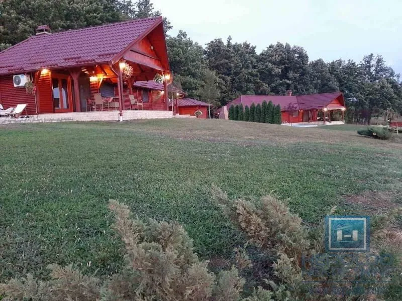 Prodaja, kuća, 228m², Velike Pčelice, Kragujevac