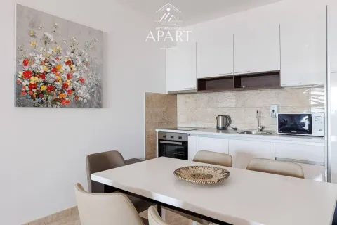 Rent, three bedroom apartment, 107m², Bečići, Budva - image 4