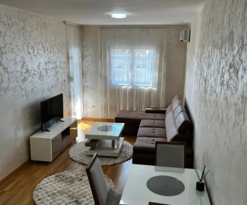 Prodaja, jednosoban stan, 43m², Stari Aerodrom, Podgorica