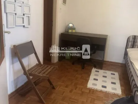 Izdavanje, trosoban stan, 90m², Kalenić Pijaca, Vračar Sve Podlokacije - image 8