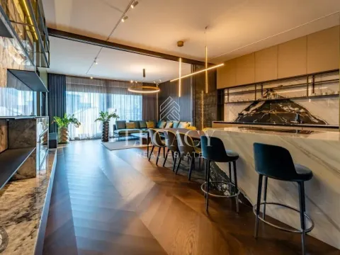 Stan in Vračar Hram