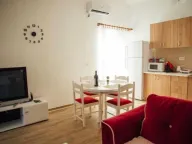 Izdavanje, trosoban stan, 100m², Gradiošnica, Tivat - image 12
