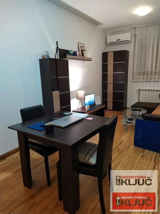 Izdavanje, garsonjera, 28m², Adamovićevo Naselje, Novi Sad Sve Podlokacije