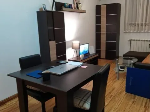 Rent, studio apartment, 28m², Adamovićevo Naselje, Novi Sad Sve Podlokacije - image 2