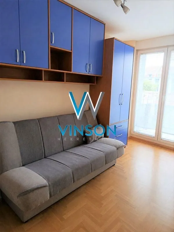 Izdavanje, trosoban stan, 73m², Centar, Novi Sad