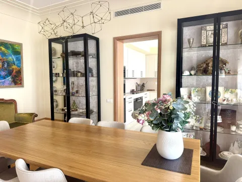 Izdavanje, četvorosoban stan, 228m², Porto Montenegro, Tivat - image 8