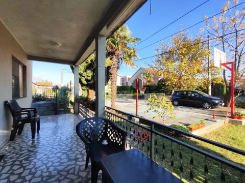 Prodaja, kuća, 250m², Tološi, Podgorica - image 6