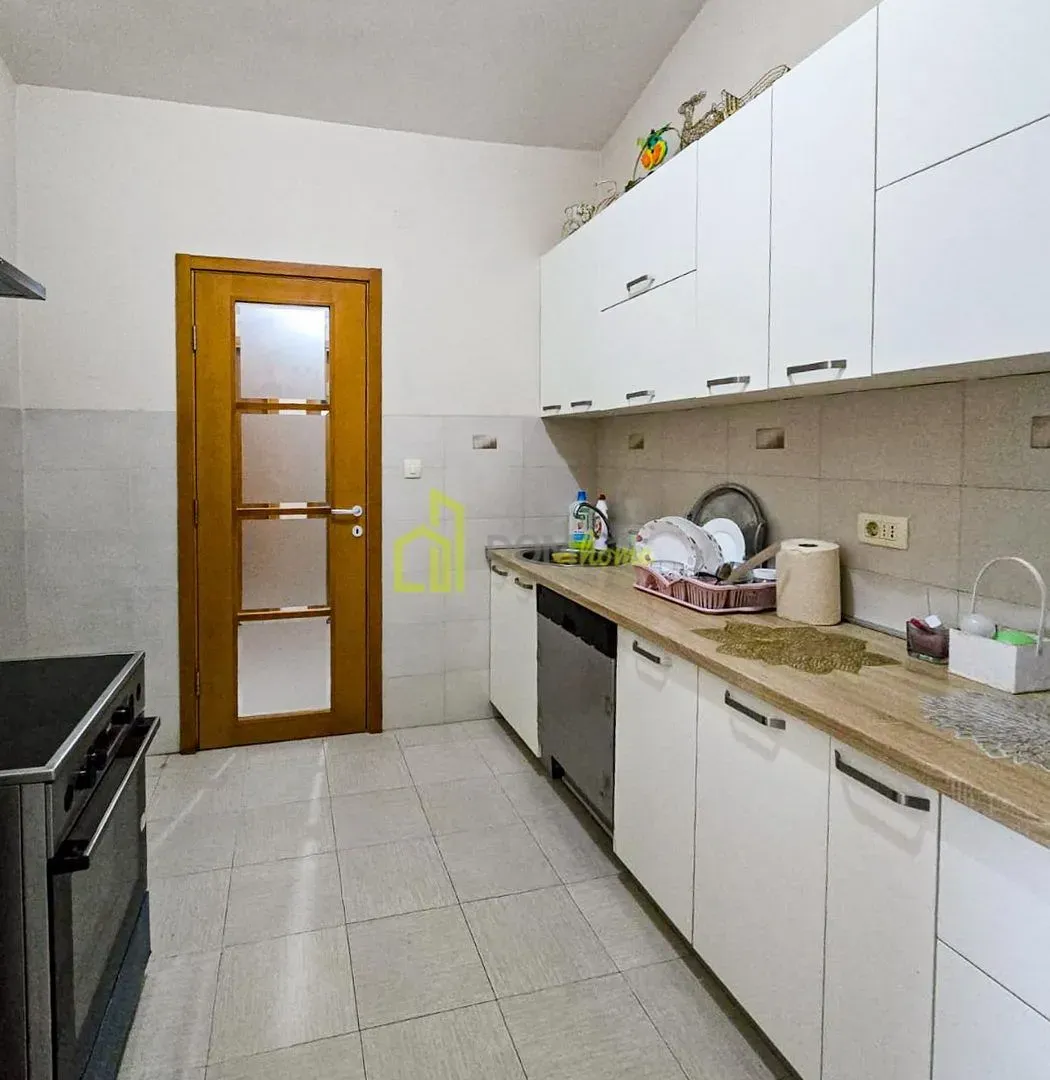 Prodaja, trosoban stan, 92m², Autobuska stanica, Podgorica