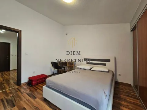 Rent, three bedroom apartment, 120m², Centar, Bar - image 7