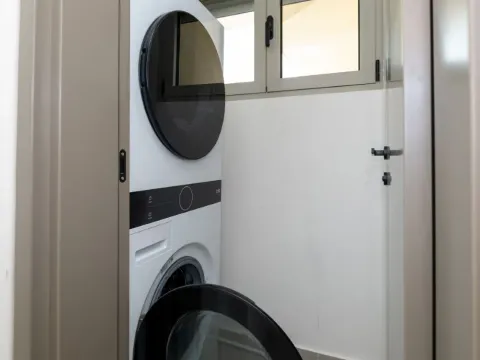 Izdavanje, kuća, 280m², Stari Aerodrom, Podgorica - image 17