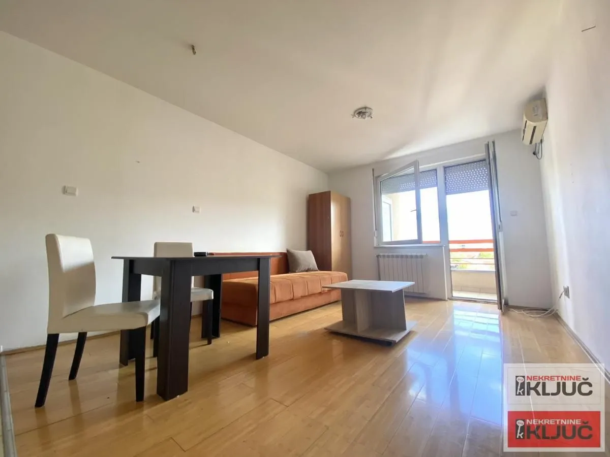 Izdavanje, garsonjera, 34m², Rotkvarija, Novi Sad Sve Podlokacije