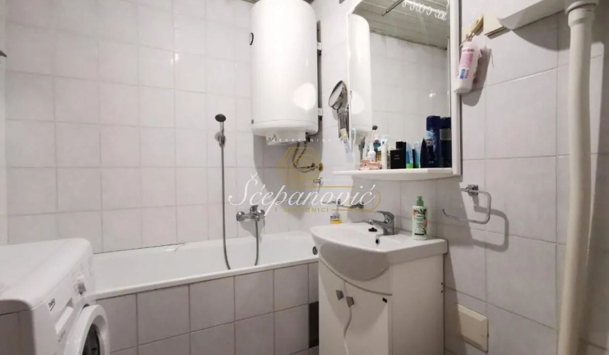 Prodaja, dvosoban stan, 53m², Bulevar Oslobodjenja, Novi Sad Sve Podlokacije