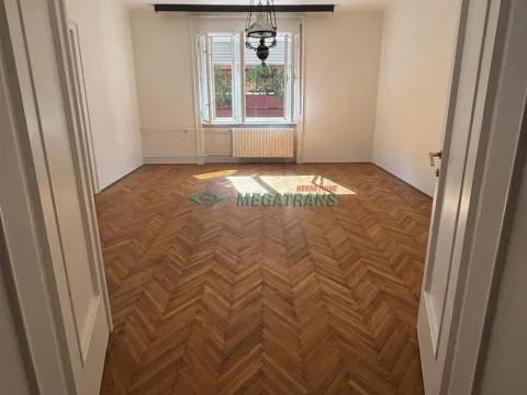 Izdavanje, trosoban stan, 105m², Novi Sad Sve Podlokacije, Novi Sad - image 1