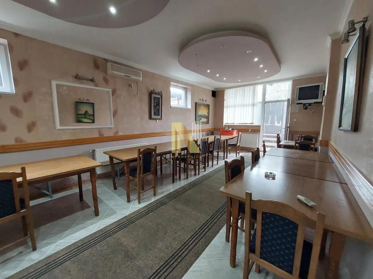 Prodaja, kuća, 250m², Kać, Novi Sad Sve Podlokacije