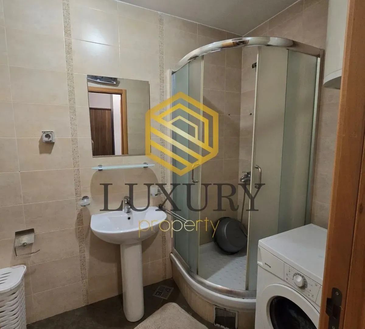 Izdavanje, jednosoban stan, 42m², Stari Aerodrom, Podgorica