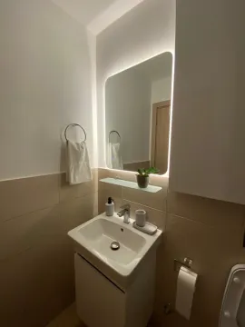 Rent, one bedroom apartment, 47m², Budva, Crna Gora - image 23