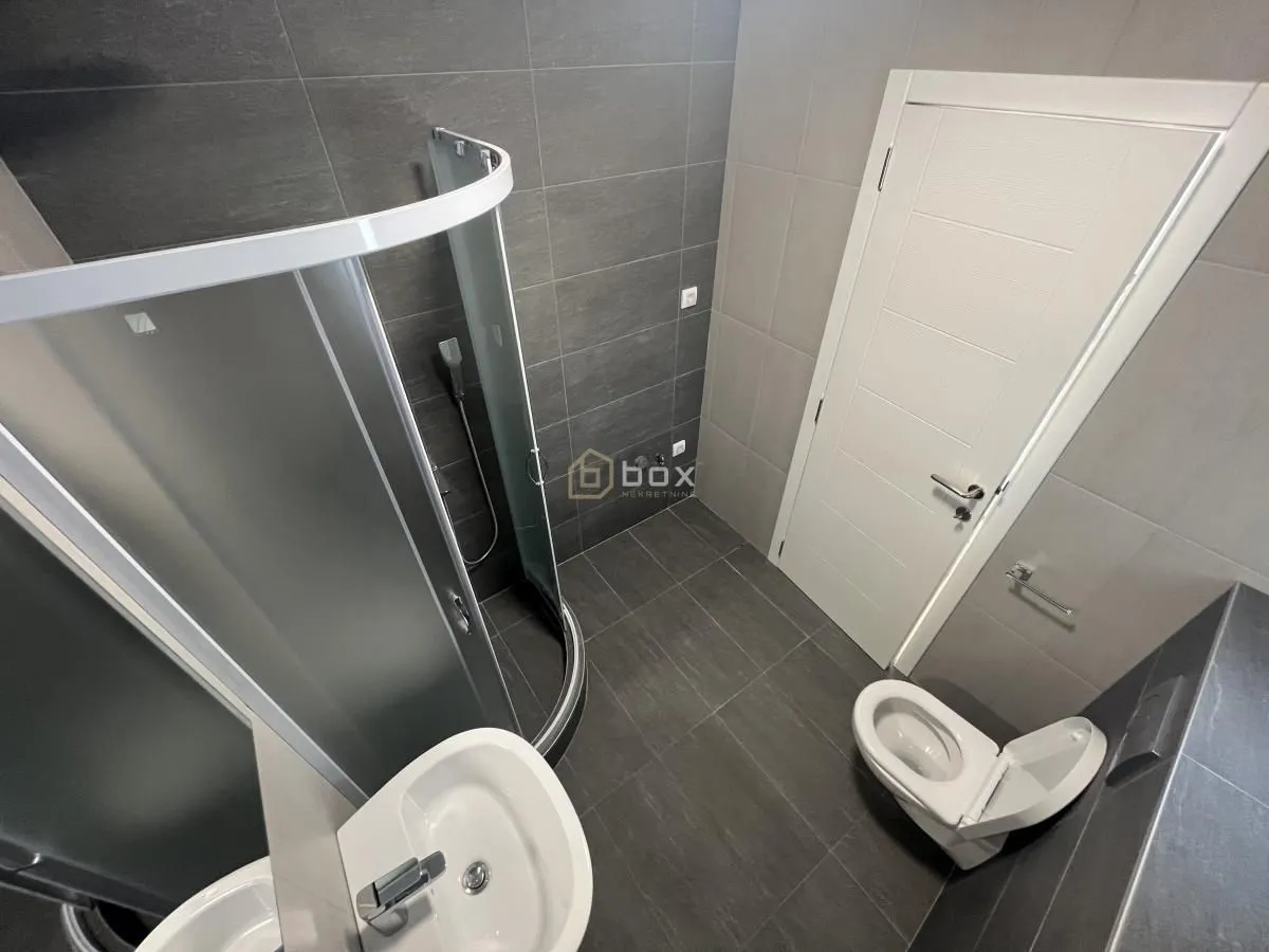 Rent, office space, 70m², Medijana, Niš