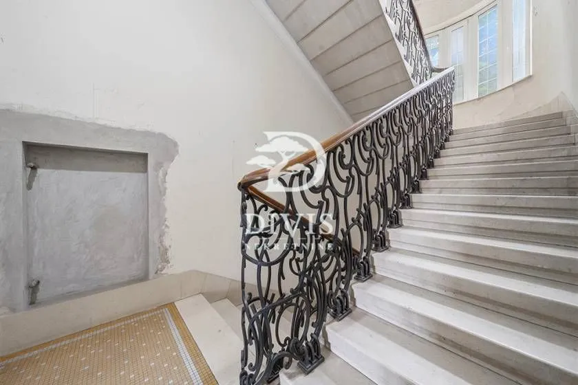 Sale, apartment, 642m², Vračar Sve Podlokacije, Beograd