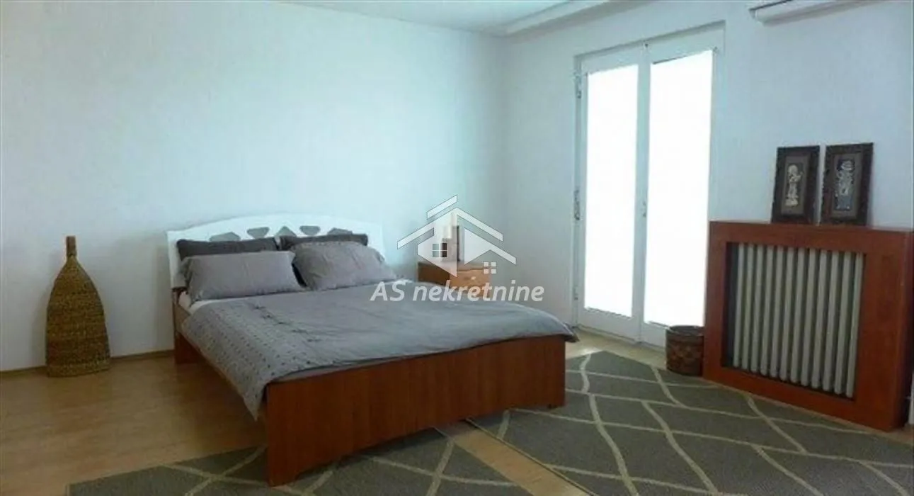 Izdavanje, trosoban stan, 160m², Novi Beograd Blok 61, Novi Beograd Sve Podlokacije