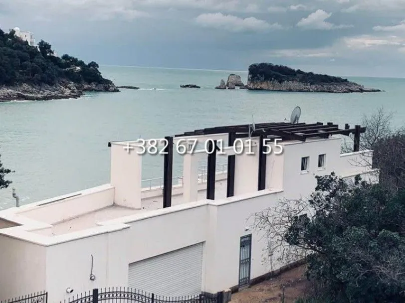 Prodaja, kuća, 400m², Hladna Uvala, Bar