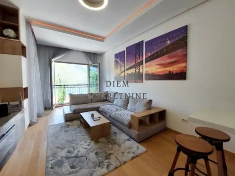 Rent, one bedroom apartment, 57m², Dobrota, Kotor - image 1