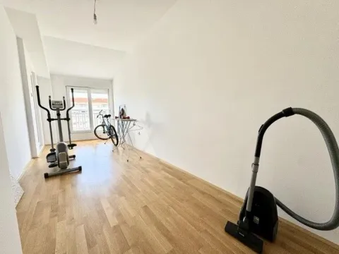 Izdavanje, dvosoban stan, 75m², Ljubović, Podgorica - image 7