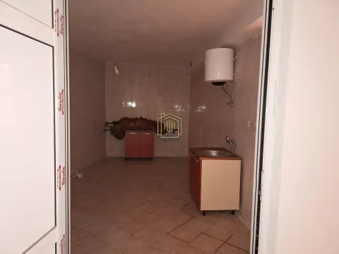 Prodaja, poslovni prostor, 173m², Petrovac, Budva - image 9