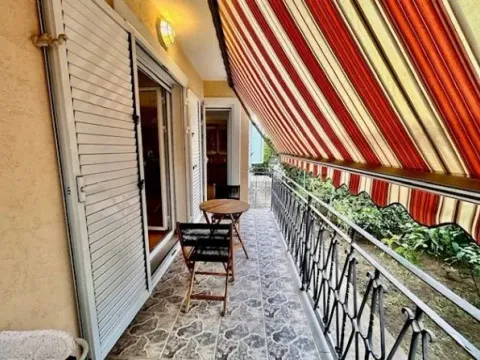 Izdavanje, dvosoban stan, 100m², Kalimanj, Tivat - image 13