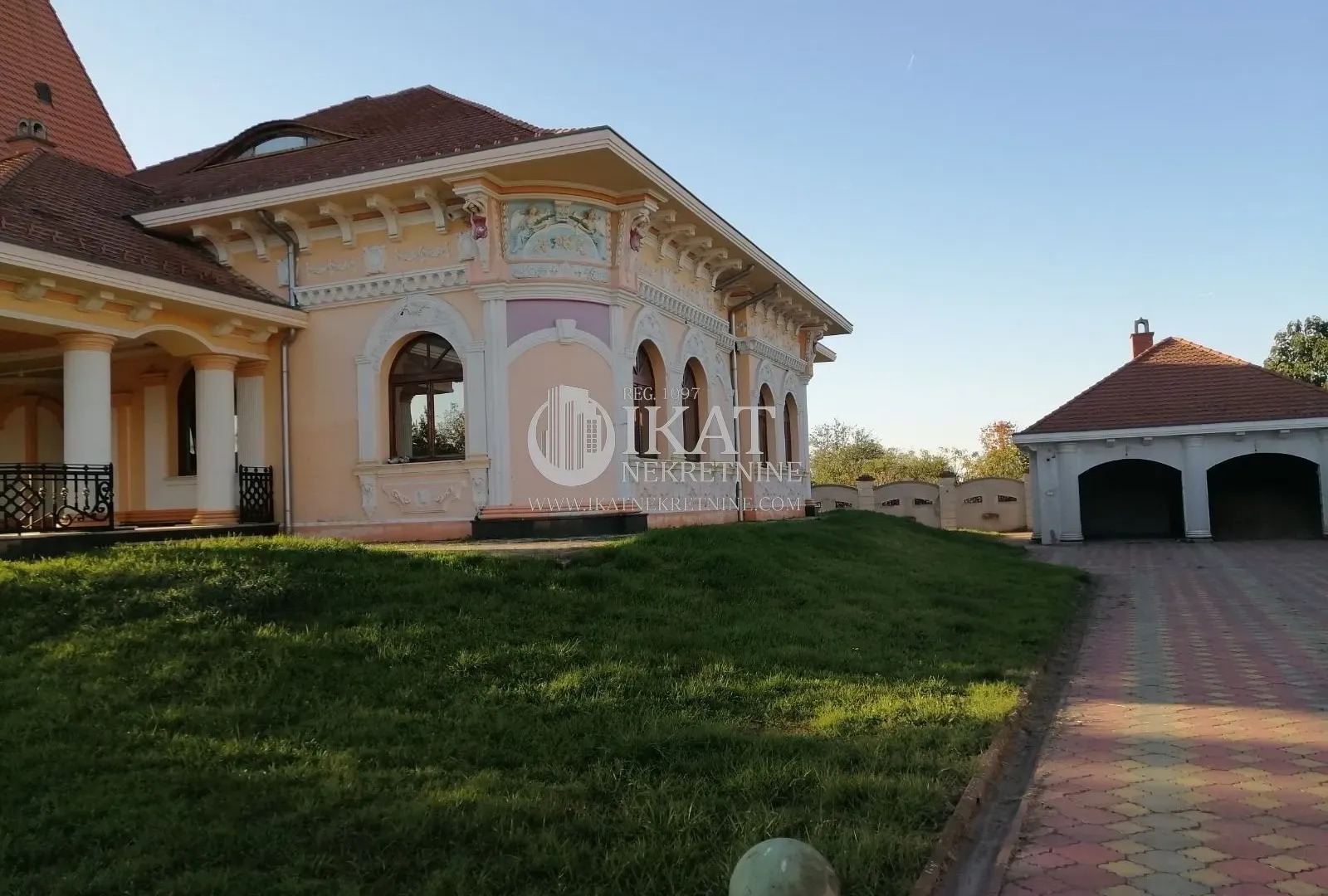 Sale, office space, 1200m², Palić, Subotica