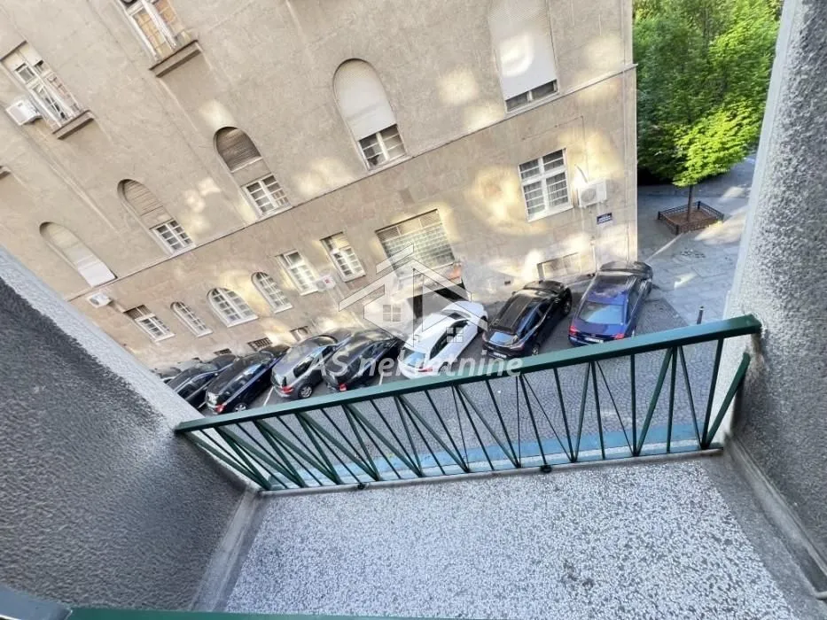 Izdavanje, trosoban stan, 66m², Stari Grad, Beograd