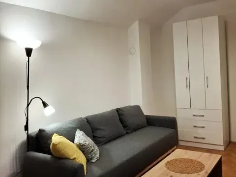 Izdavanje, garsonjera, 22m², Sajmište, Novi Sad - image 2